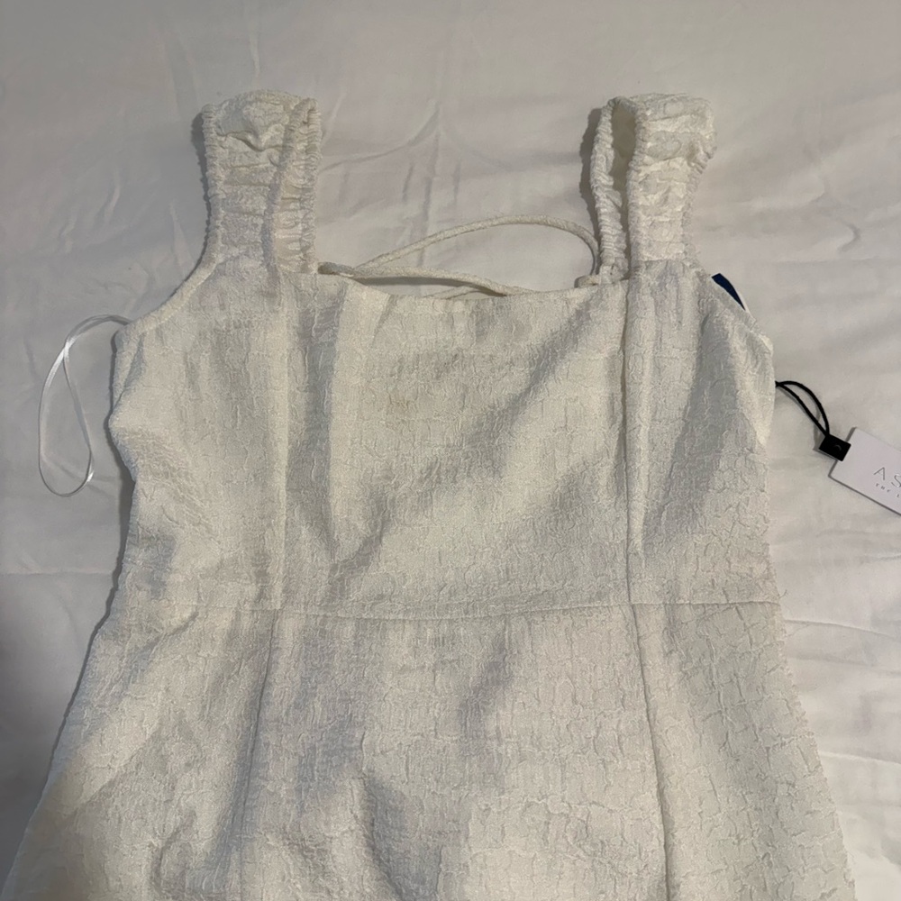 Astr the Label White Square Neck Lace Back Midi Dress • Size M